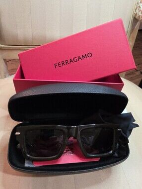 SALVATORE FERRAGAMO DESIGNER SUNGLASSES NEW WITH TAGS PERFECT CONDITION